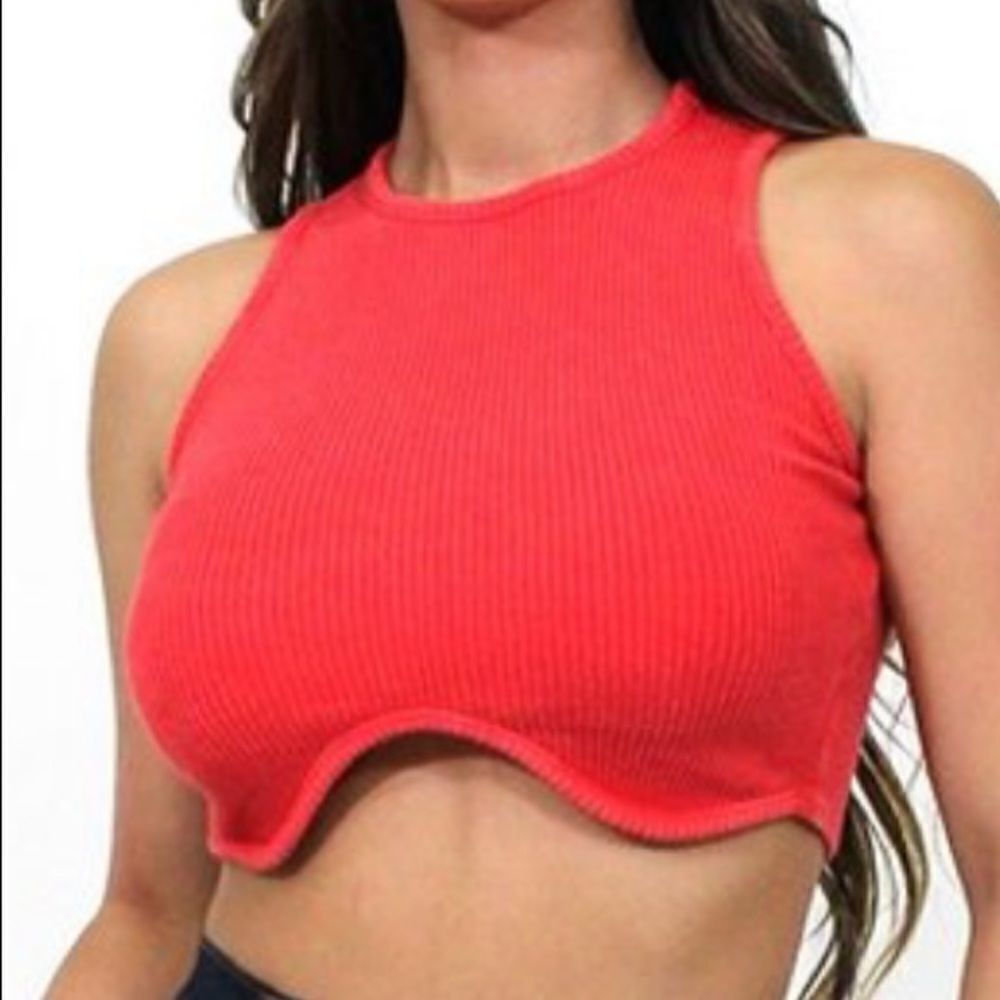 Round neck sleeveless ribbed mineral top (red)